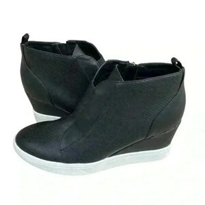MIA Christie woman’s wedge booties black size 8.5 side zipper. Never worn